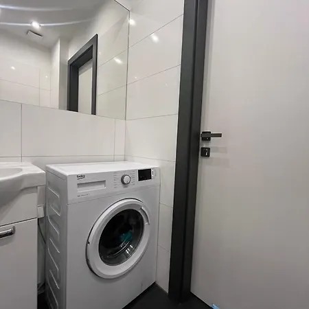 Luca Z Balkonem * Олесница