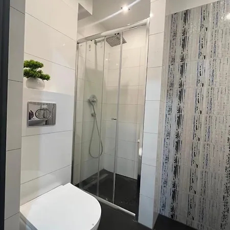 Luca Z Balkonem Апартаменты Олесница