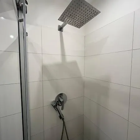 Luca Z Balkonem Олесница