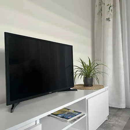 Luca Z Balkonem Апартаменты Олесница